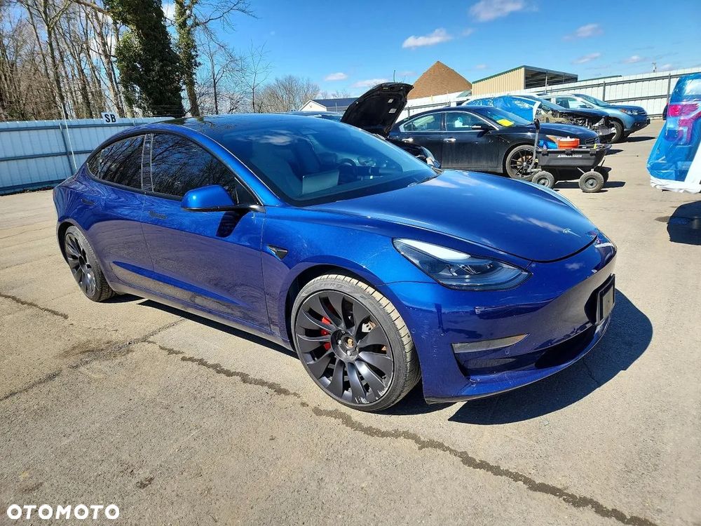 Tesla Model 3 - 1