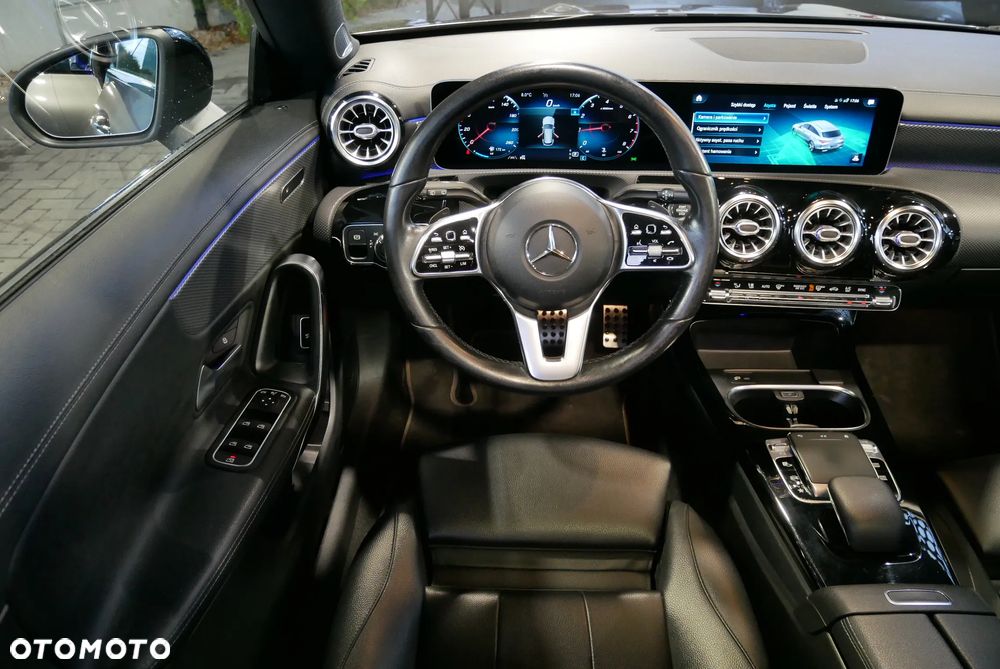 Mercedes-Benz CLA 200 7G-DCT Progressive - 16