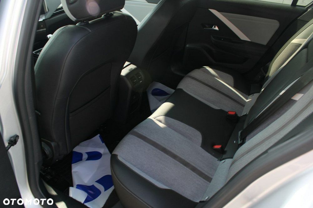 Opel Astra - 16