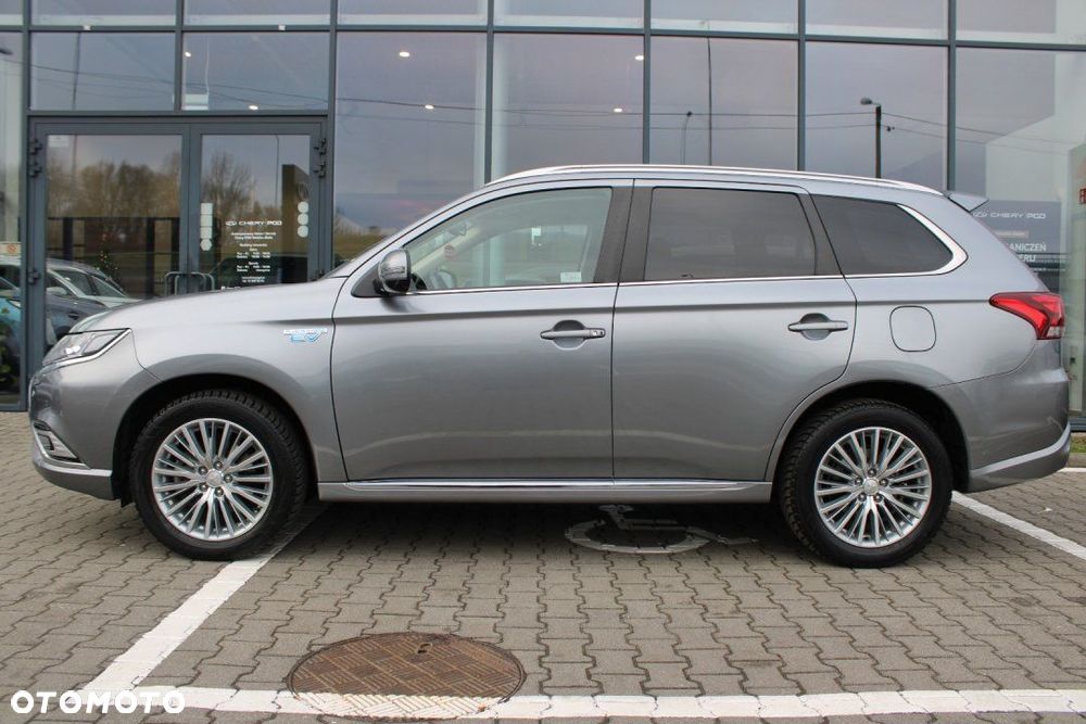 Mitsubishi Outlander - 8