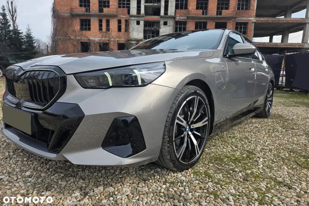 BMW Seria 5 540d xDrive mHEV M Sport - 8