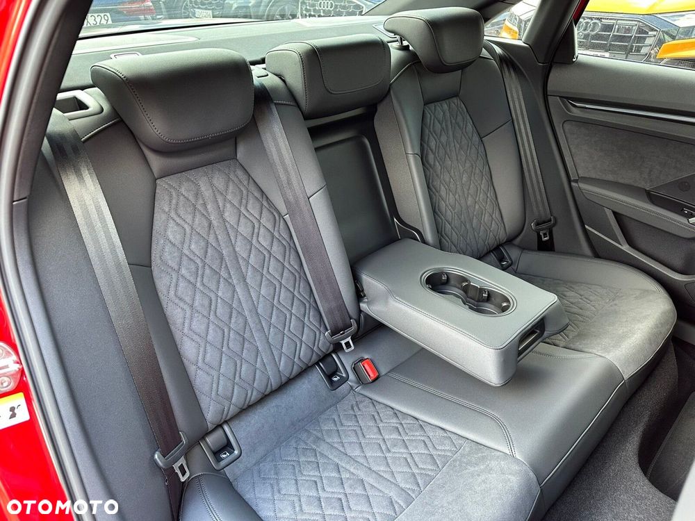Audi RS3 Limousine - 23