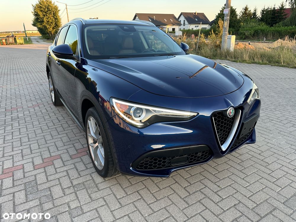 Alfa Romeo Stelvio 2.0 Turbo 16V AT8-Q4 Ti - 1