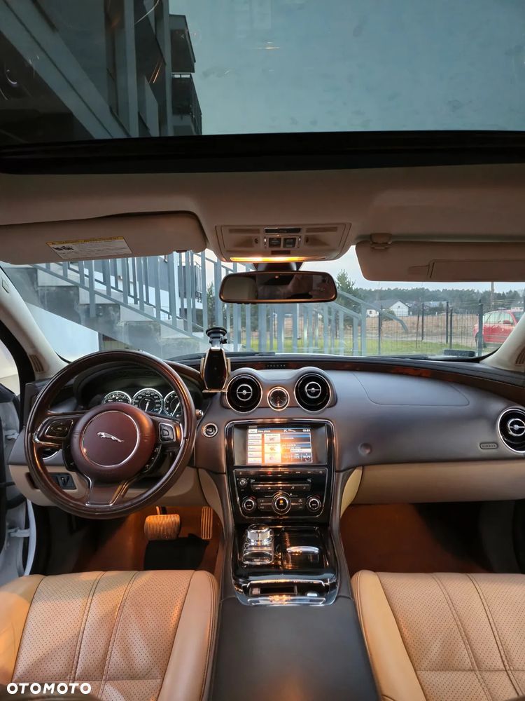 Jaguar XJ 3.0 T AWD Portfolio - 18