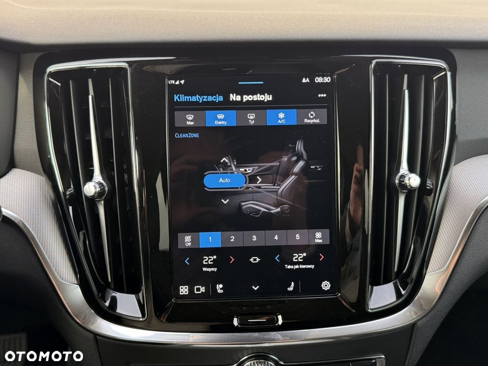 Volvo V60 B4 B Plus Dark - 22