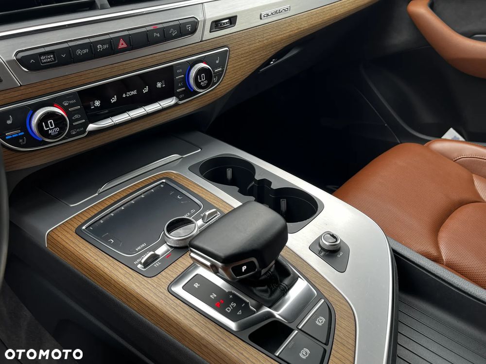 Audi Q7 - 11