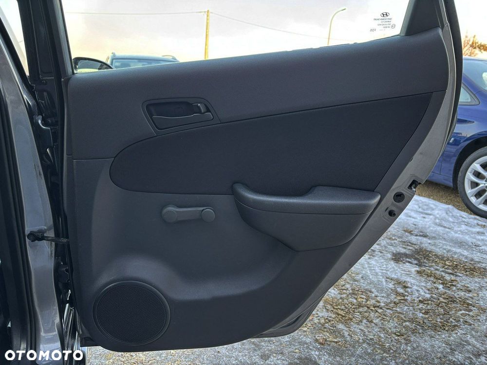 Hyundai i30 1.4 Comfort EU5 - 23