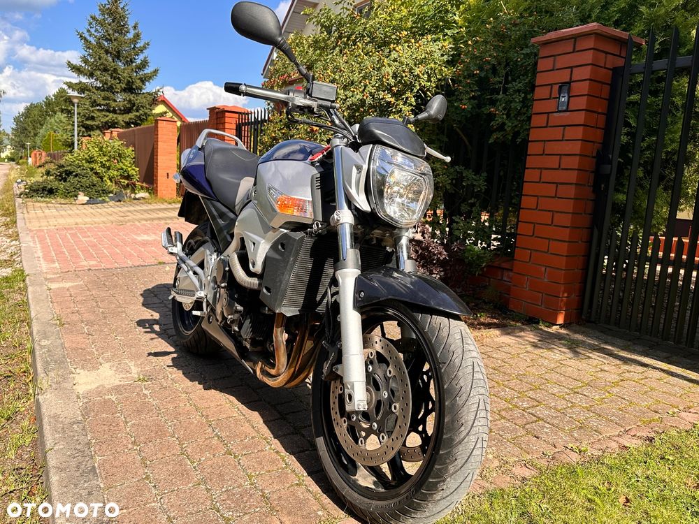 Suzuki GSR - 5