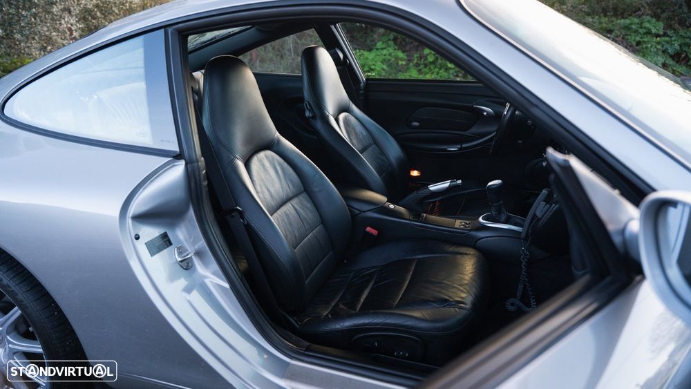 Porsche 911 (996) Carrera 4 Coupé - 25