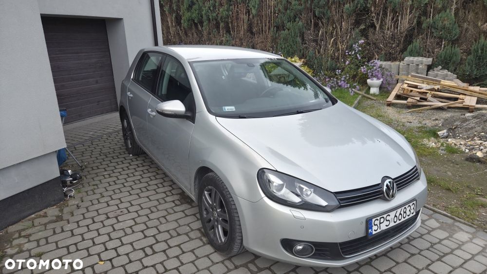 Volkswagen Golf - 1