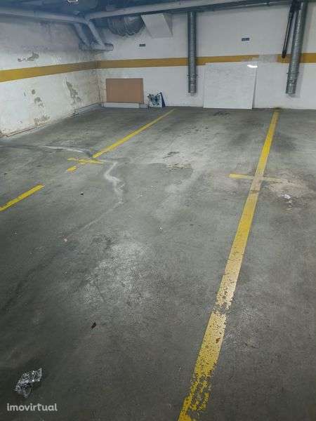 Garagem com estacionamento - Grande imagem: 5/5