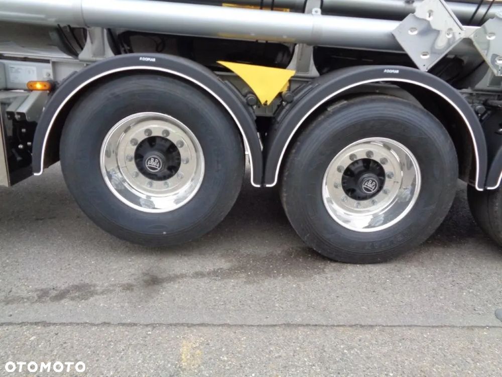 Lag - cysterna ADR / 30.000 L / DOSTĘPNE RÓWNIEŻ 34.000 L - 12