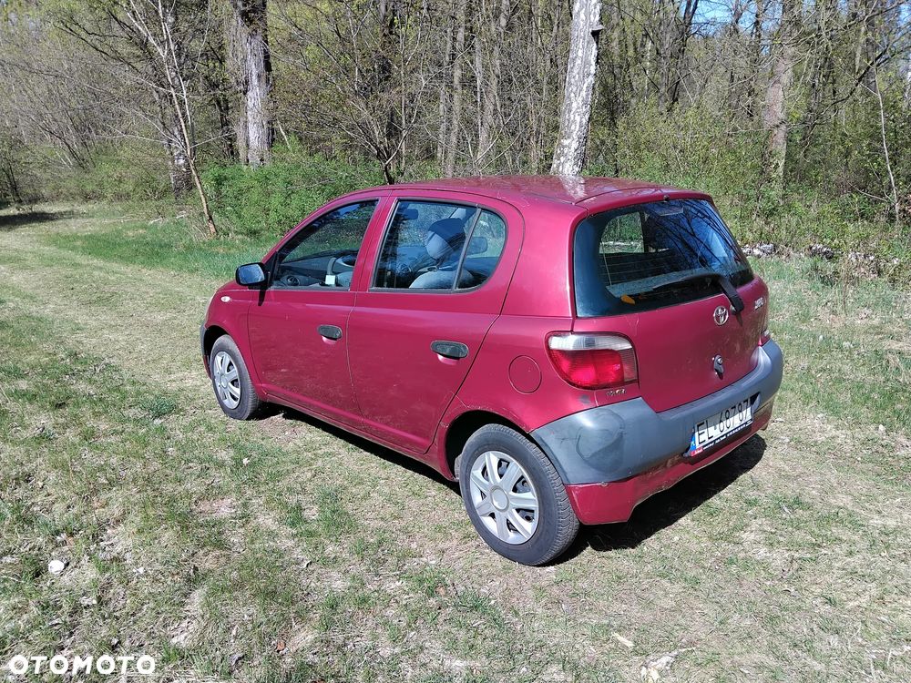 Toyota Yaris 1.0 Base - 2