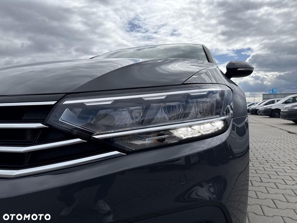 Volkswagen Passat - 28