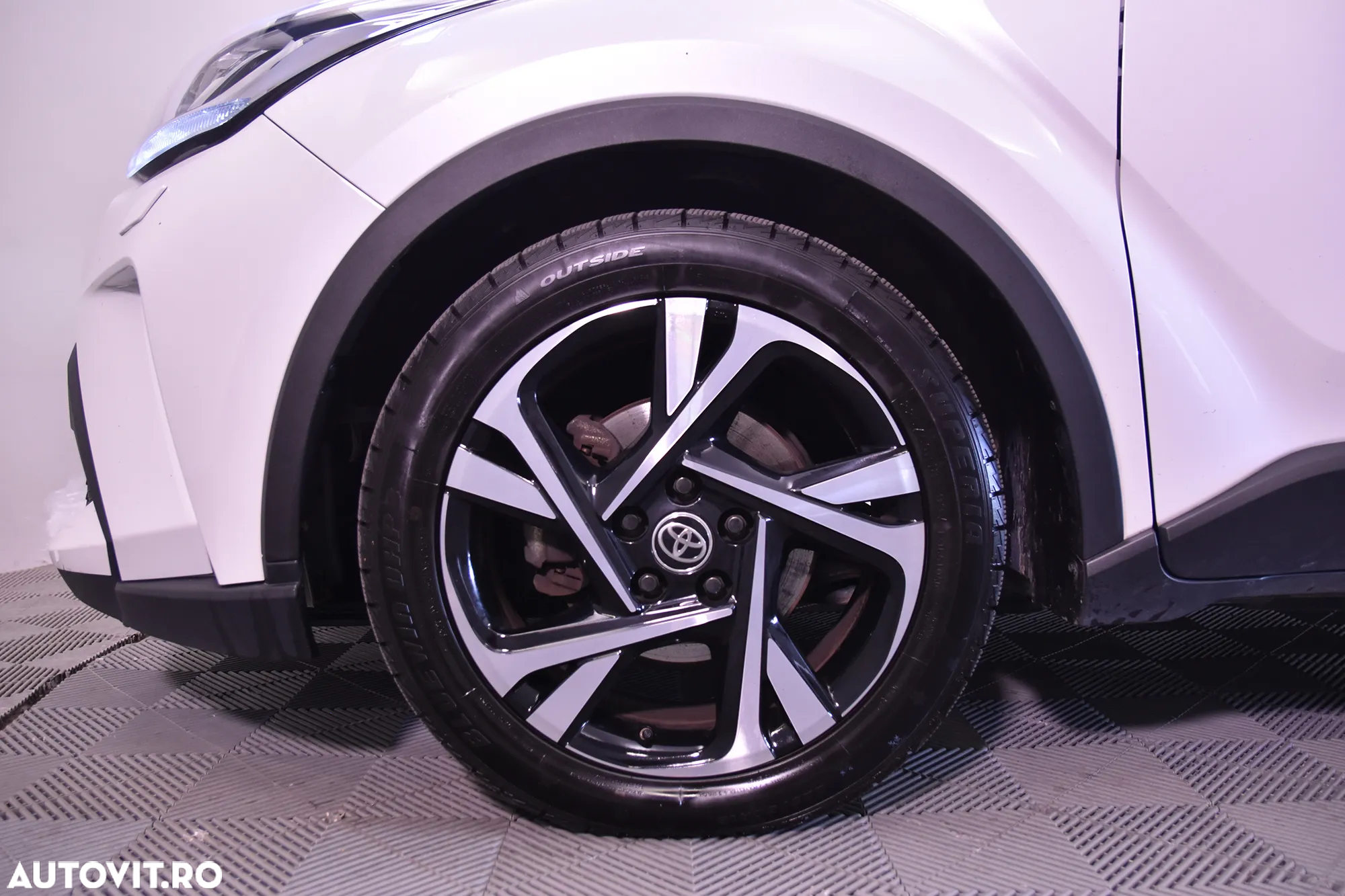 Toyota C-HR - 13