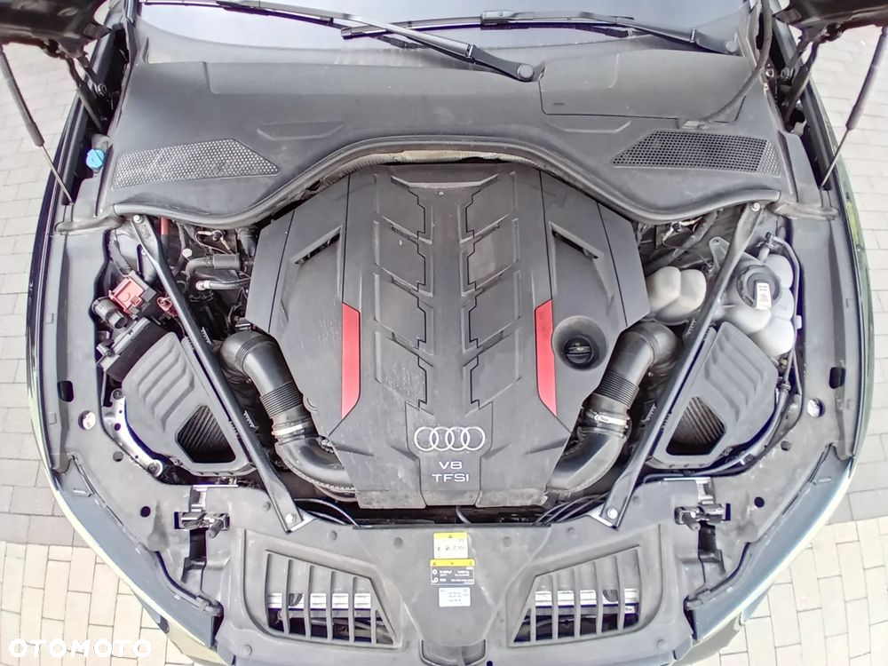Audi S8 - 26