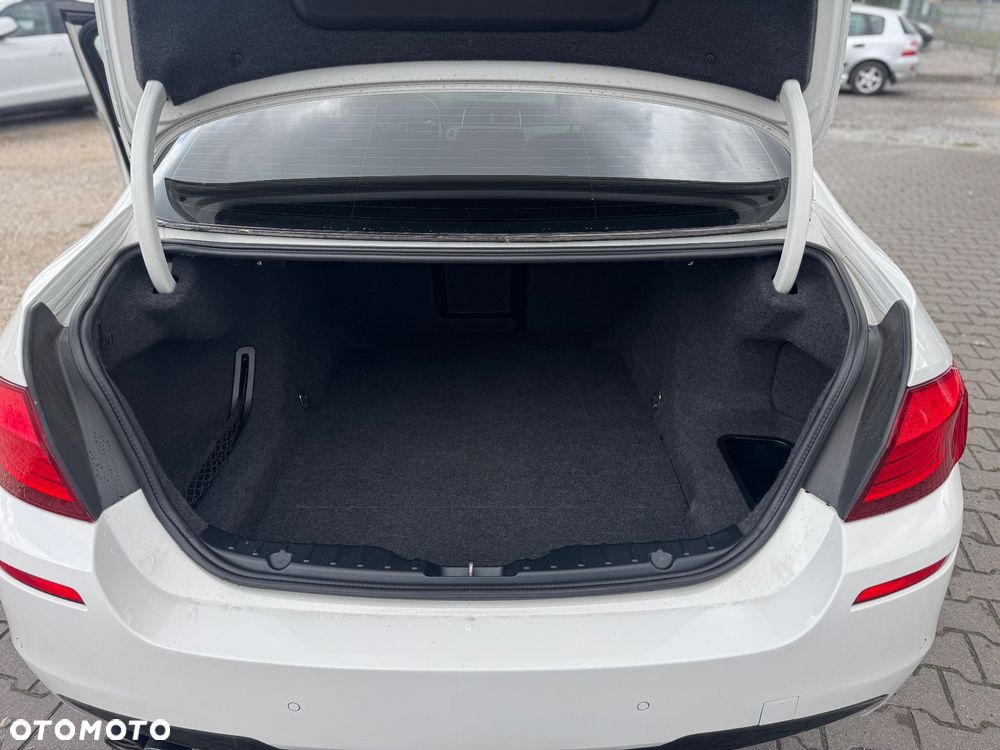 BMW Seria 5 520d Sport-Aut - 17