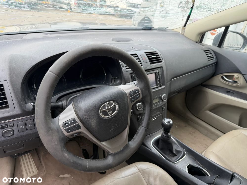 Toyota Avensis T27  2,2 D4D 09r przekładka deska konsola - 1