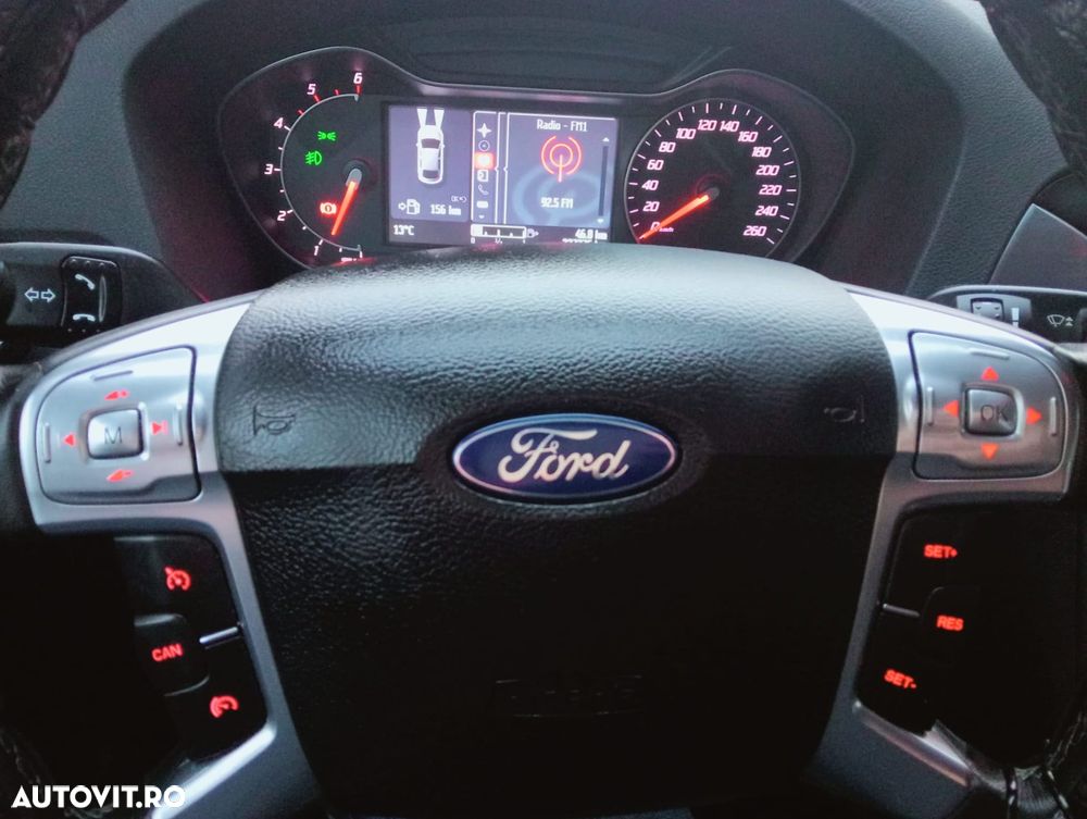 Ford Focus 1.6 TDCI Ghia - 12