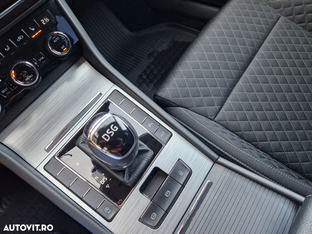 Skoda Superb 2.0 TDI DSG Ambition - 17