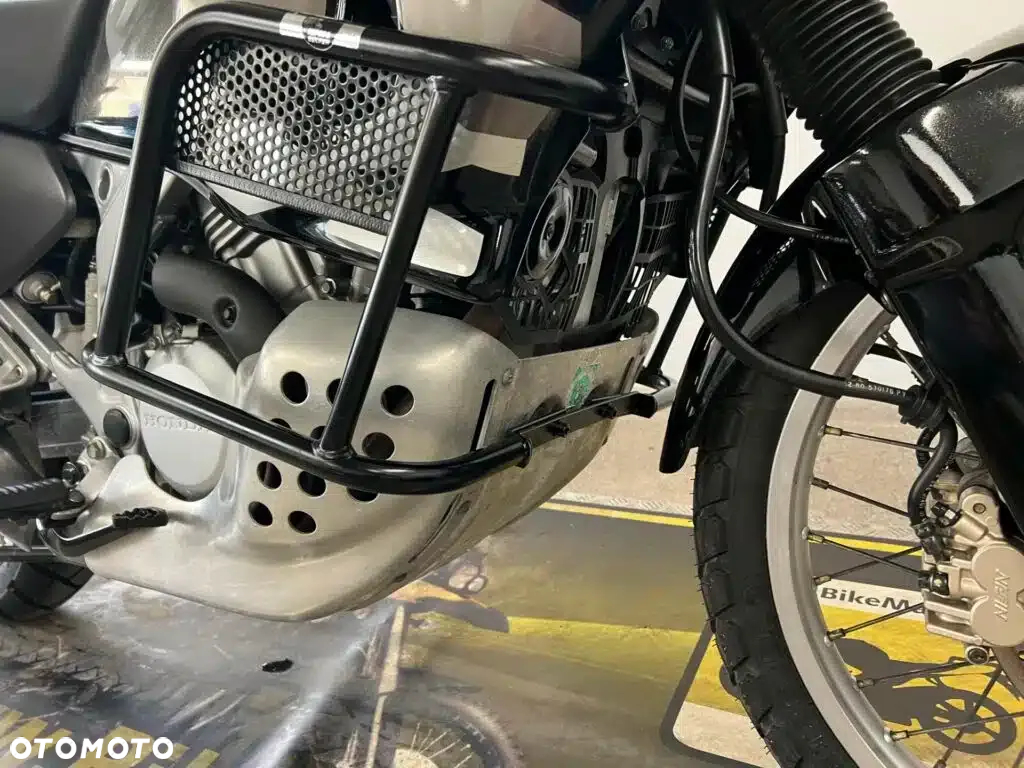 Honda XRV - 15