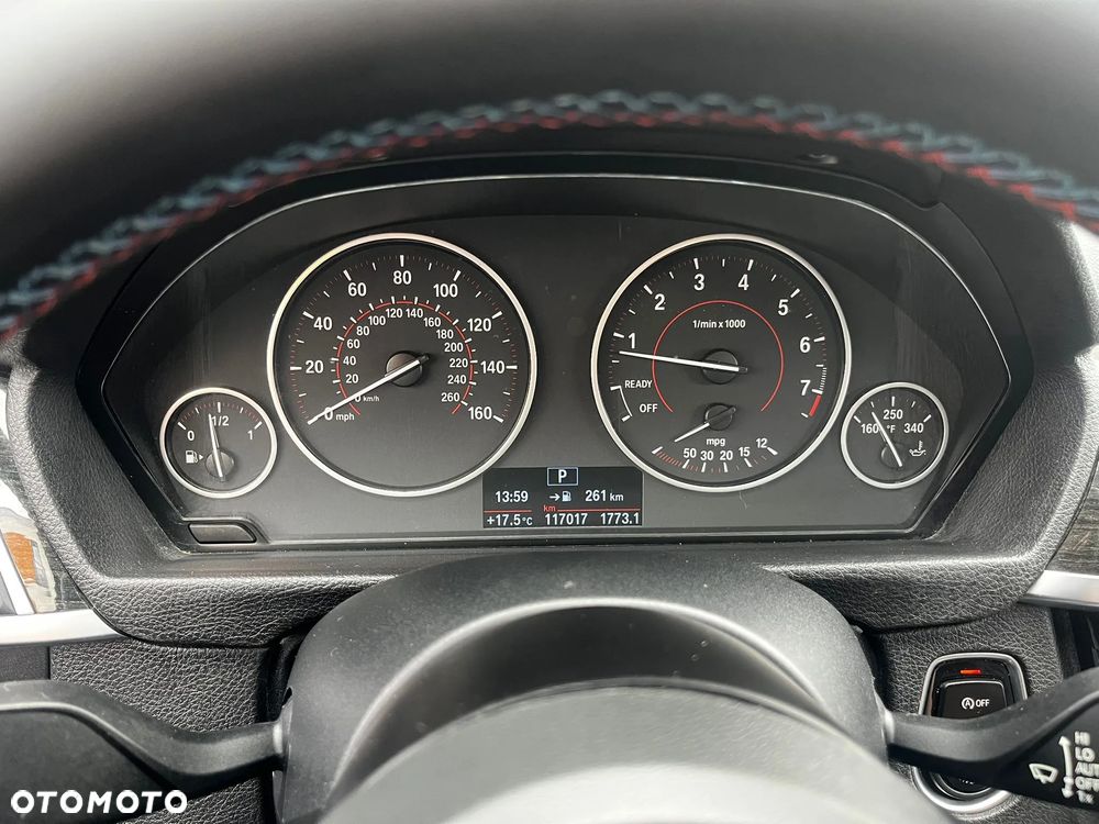 BMW Seria 3 330i Sport Line - 11