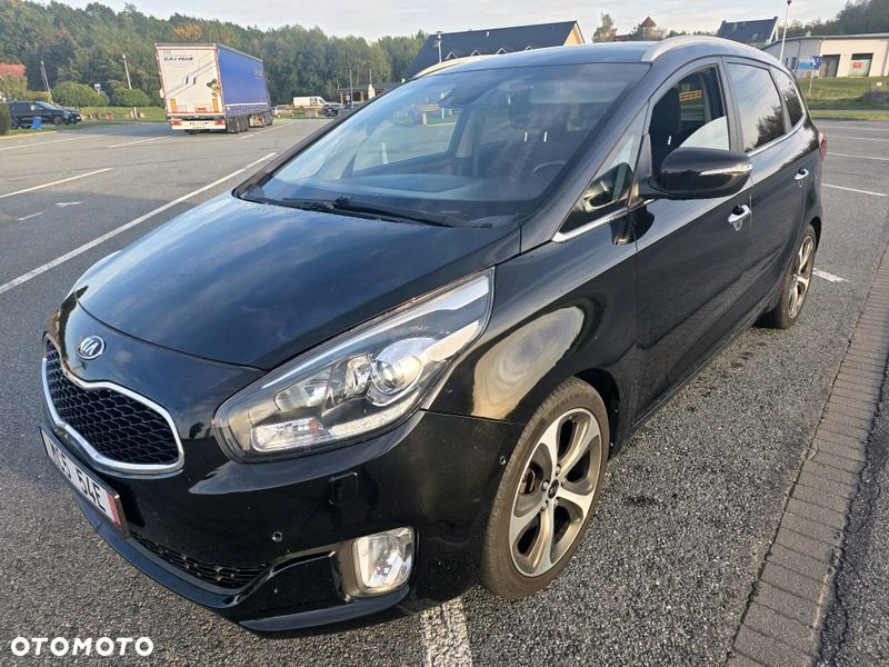 Kia Carens - 2