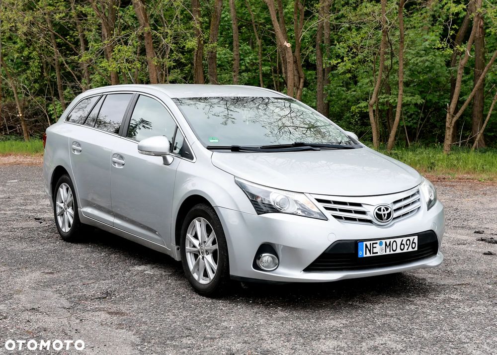 Toyota Avensis 2.2 D-4D Comfort - 8