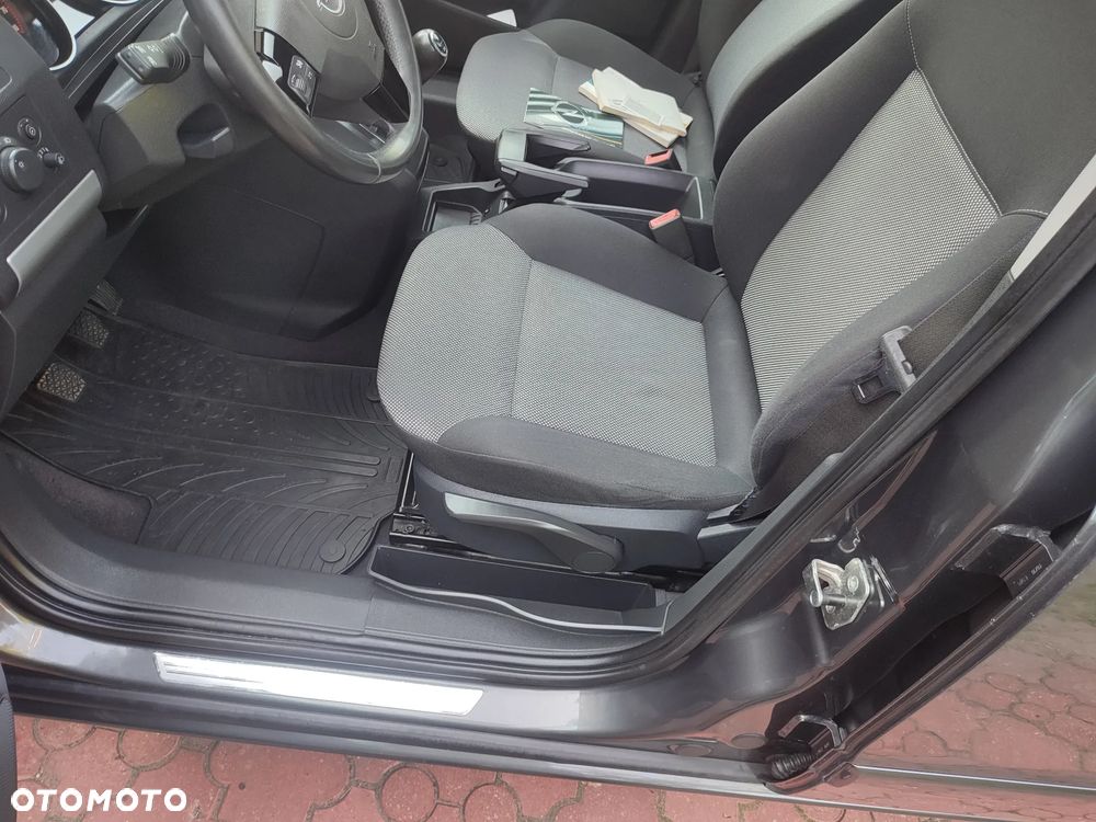 Opel Zafira - 19