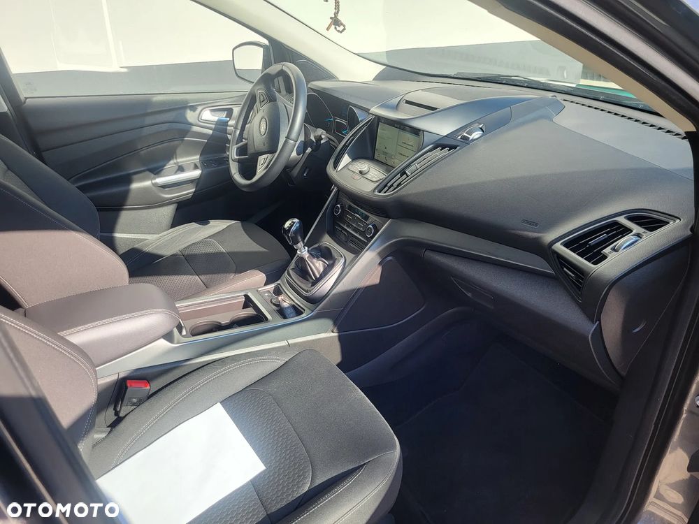 Ford Kuga 1.5 EcoBoost 2x4 Trend - 6