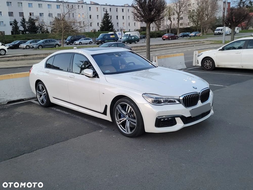 BMW Seria 7 750Li xDrive - 6