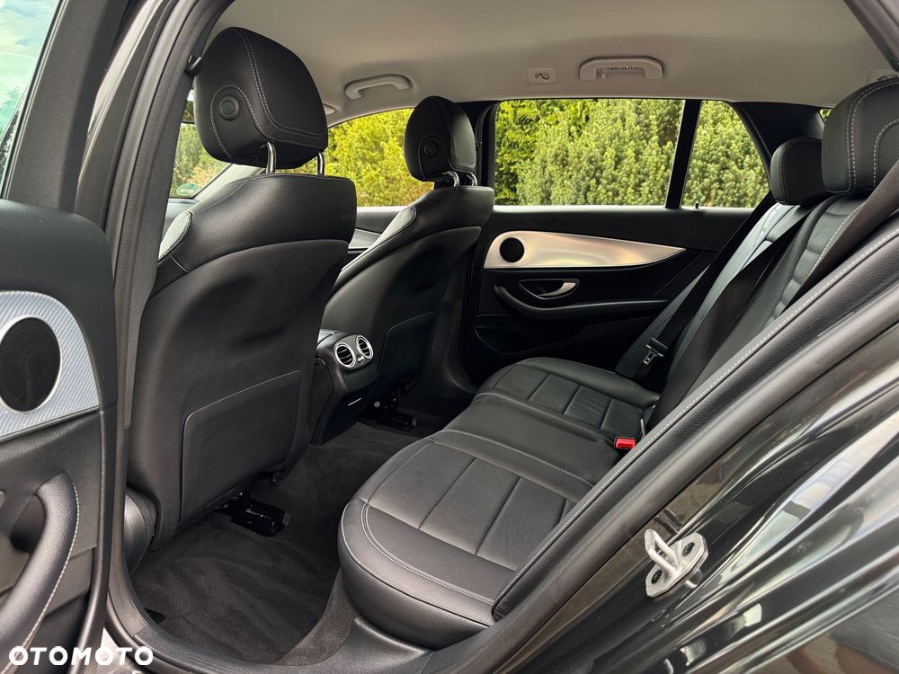 Mercedes-Benz Klasa E 200 9G-TRONIC Exclusive - 20