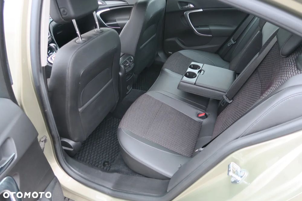 Opel Insignia 1.6 T Cosmo - 11