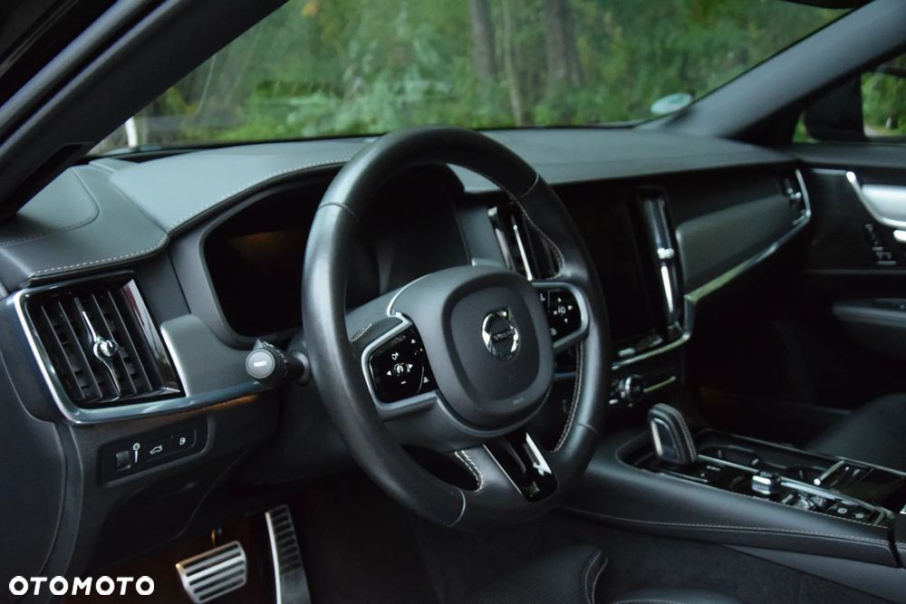 Volvo V90 T8 AWD Plug-In Hybrid R-Design - 12