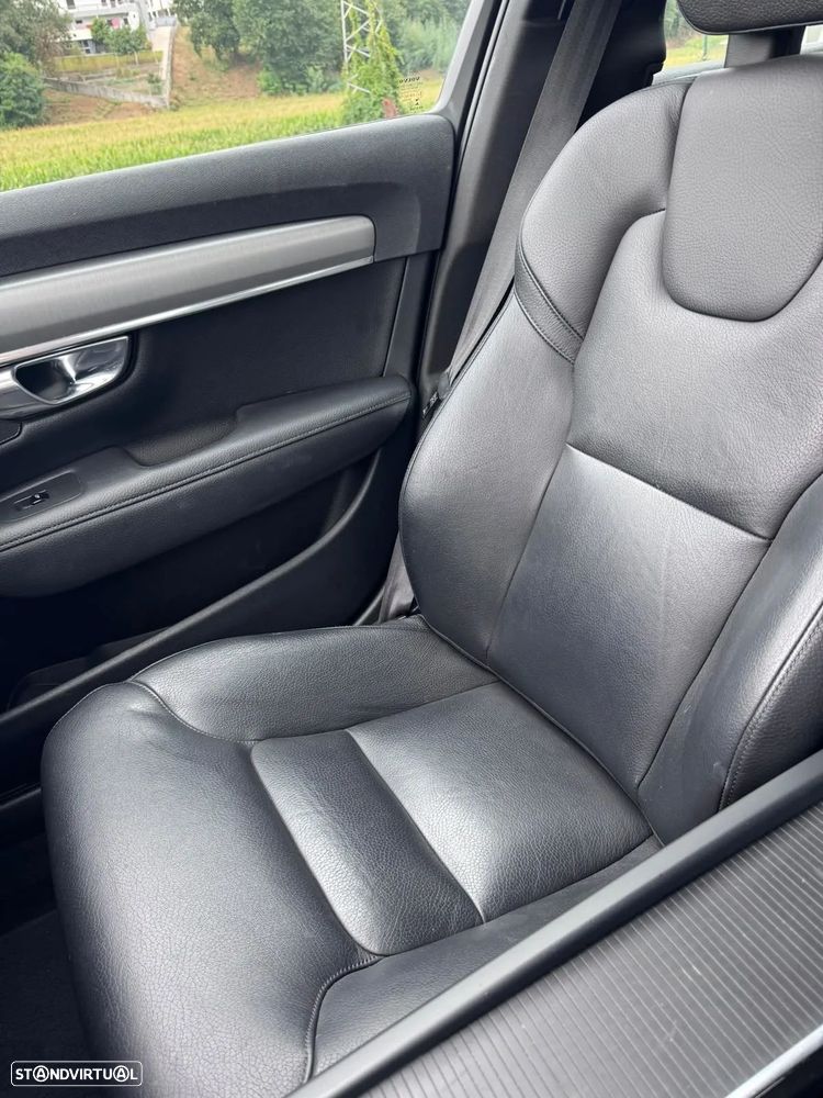 Volvo V90 2.0 D4 Momentum Geartronic - 25