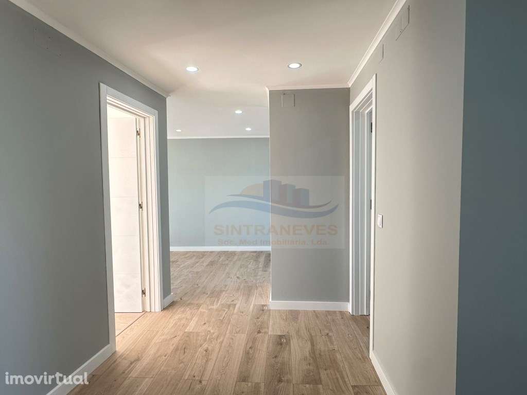 T3 com Vista Aberta e Excelente Exposição Solar - Damaia de Cima - Grande imagem: 2/23