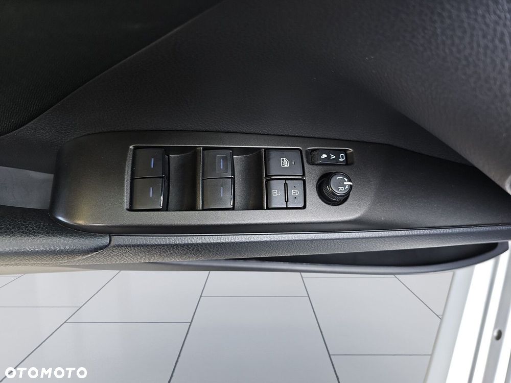 Toyota Camry 2.5 Hybrid Comfort CVT - 23