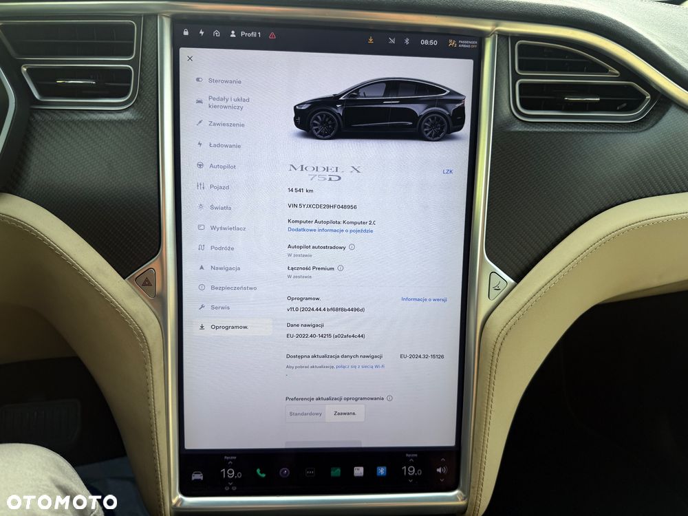 Tesla Model X - 23