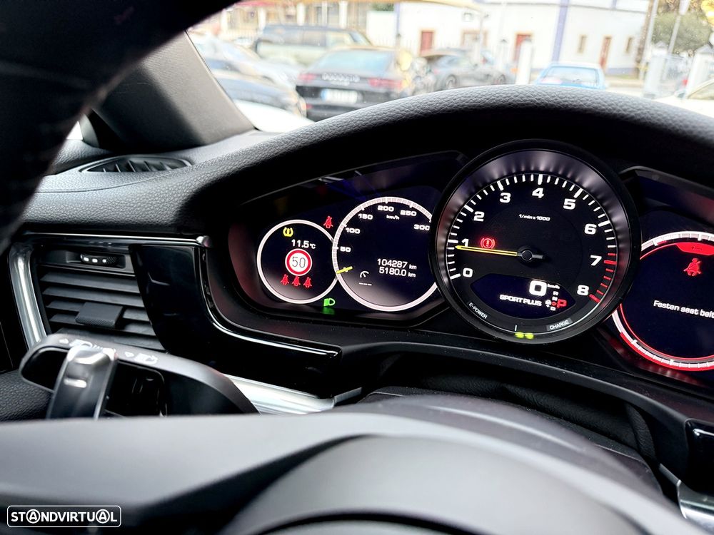 Porsche Panamera 4 E-Hybrid - 15