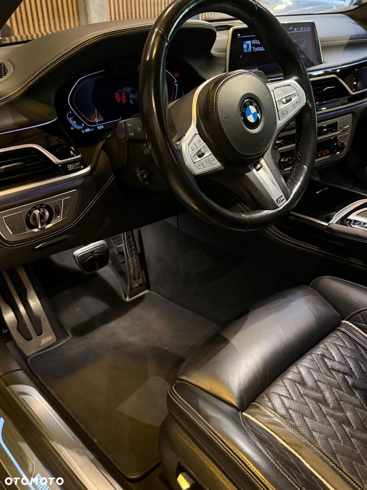 BMW Seria 7 750i xDrive - 8