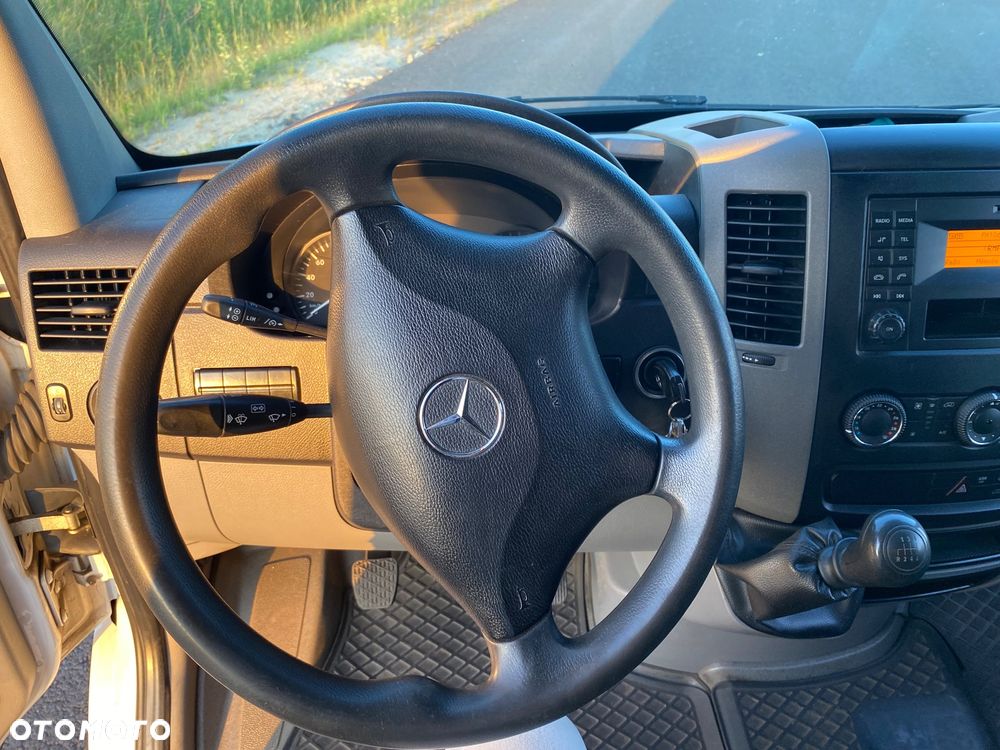 Mercedes-Benz Sprinter - 10