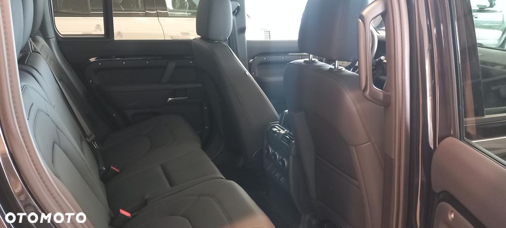 Land Rover Defender 3.0 D350 mHEV X-Dynamic SE - 8