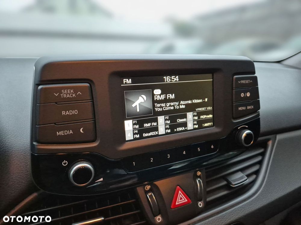 Hyundai i30 1.6 D Classic + - 20