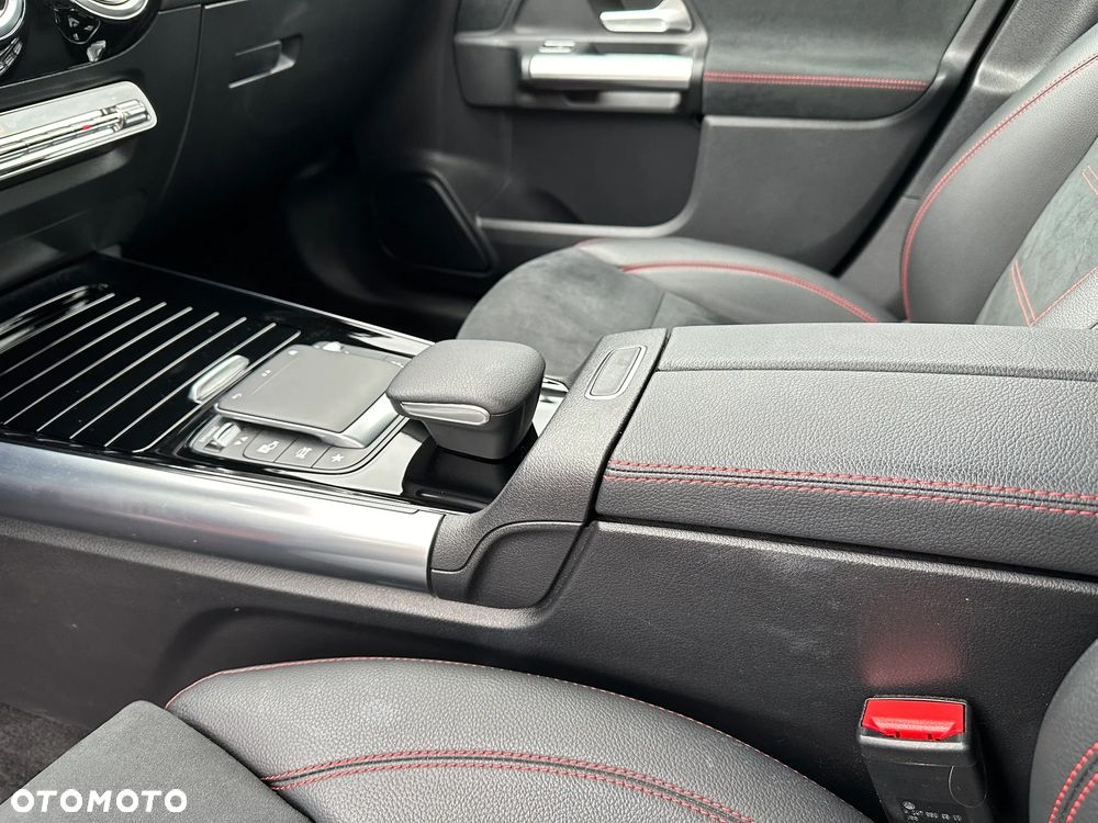 Mercedes-Benz GLA 200 AMG Line - 36