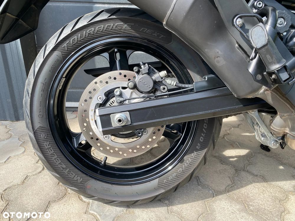 Suzuki V-STROM - 9