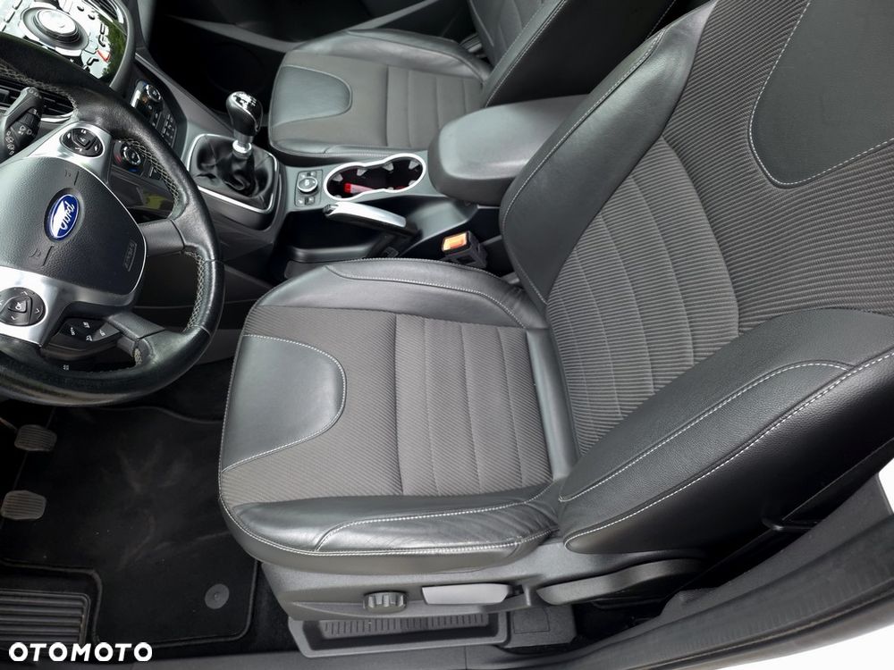 Ford Kuga 2.0 TDCi FWD Titanium - 15