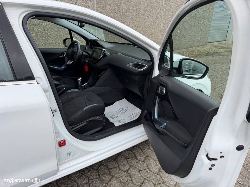 Peugeot 208 1.6 e-HDi Active - 12