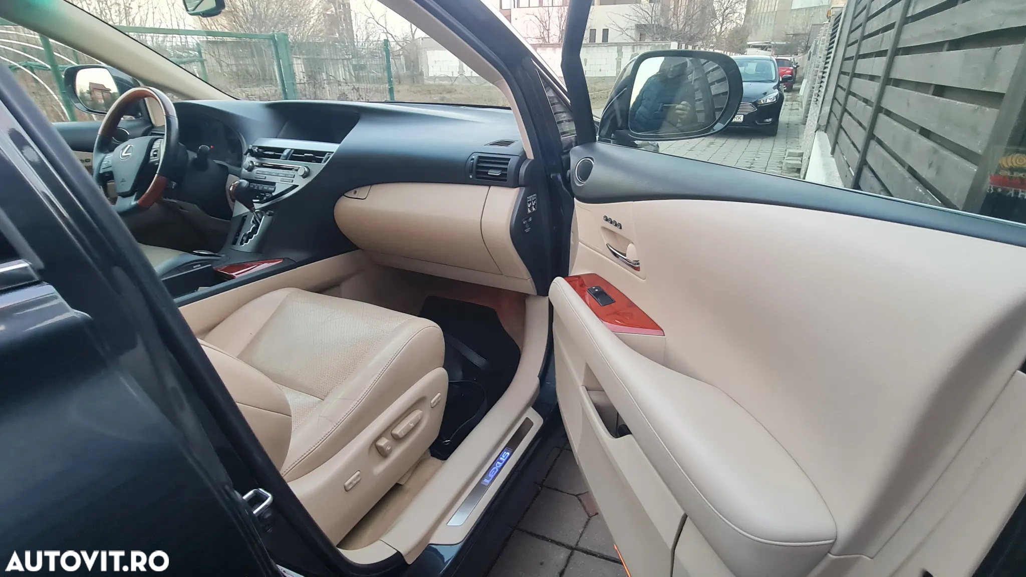 Lexus Seria RX - 7