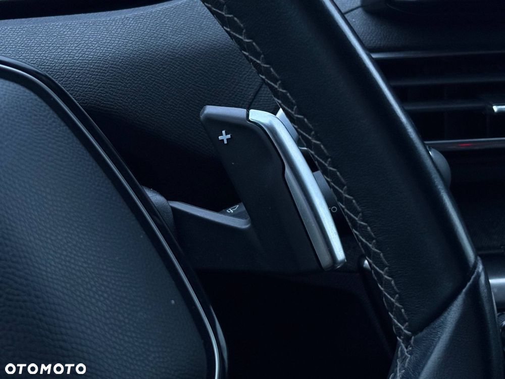 Peugeot 3008 1.2 PureTech Allure S&S EAT8 - 22