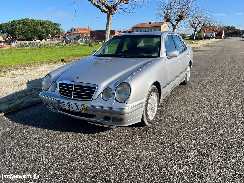 Mercedes-Benz E 220 - 2